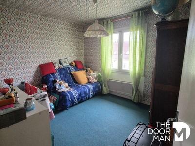 Maison traditionnelle - 94 m² - 4 pièces