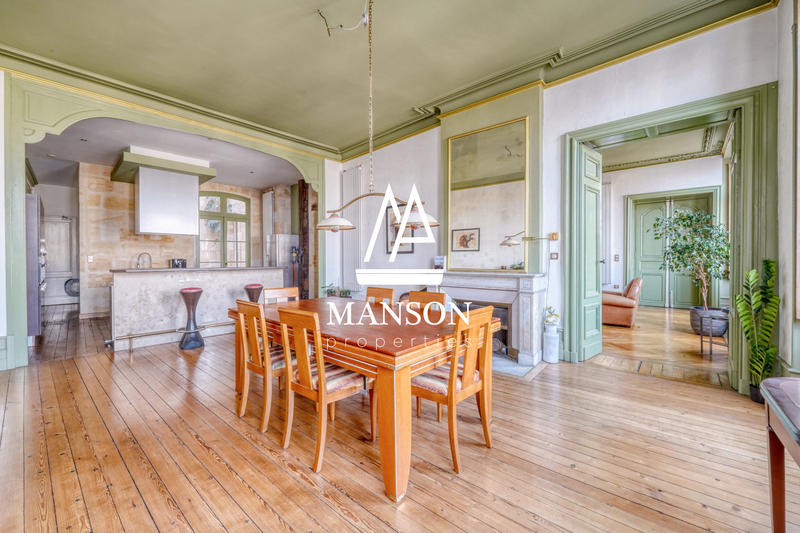 Duplex - 393 m² - 10 pièces