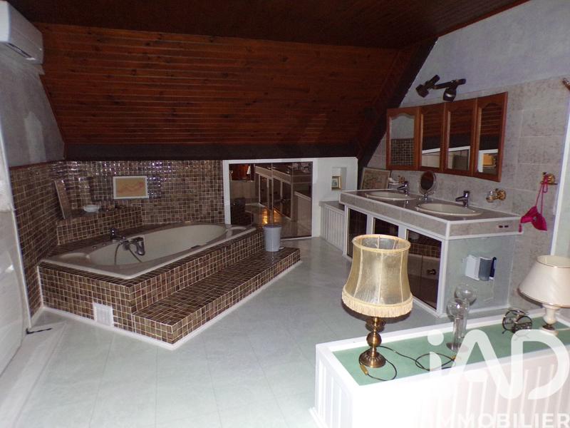 Maison - 143 m² - 5 pièces