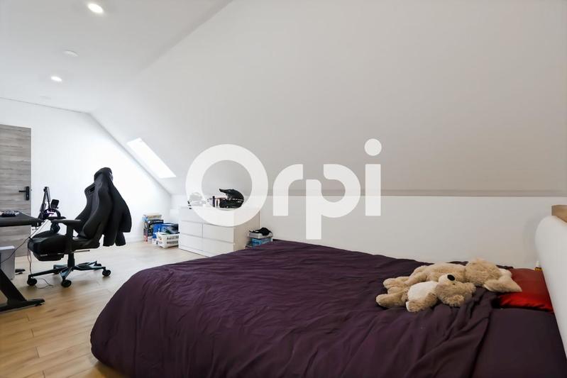 Maison - 230 m² - 6 pièces