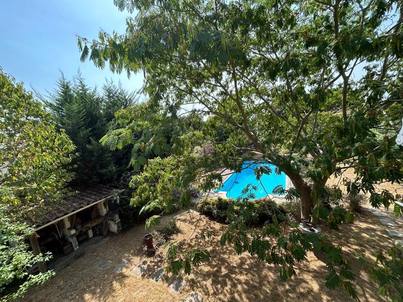 Maison - 182 m² - 10 pièces