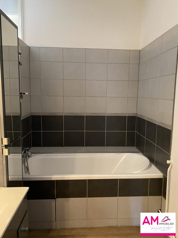 Appartement - 100 m² - 6 pièces