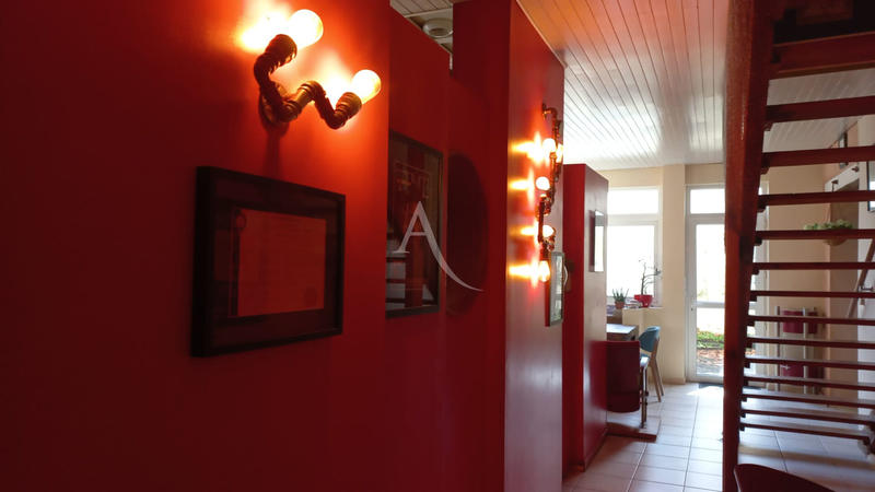 Maison - 204 m² - 6 pièces