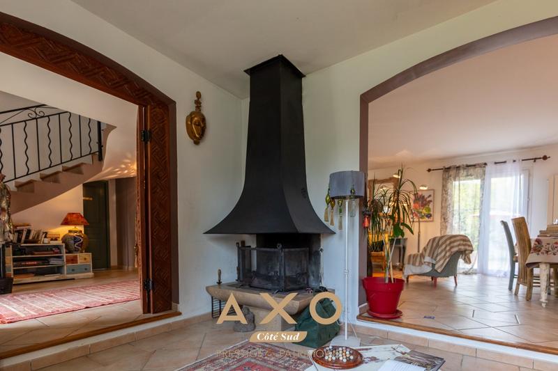 Propriété - 164 m² - 6 pièces