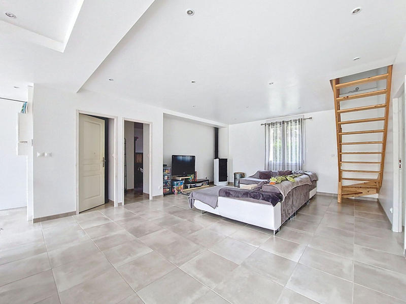 Maison - 145 m² - 7 pièces