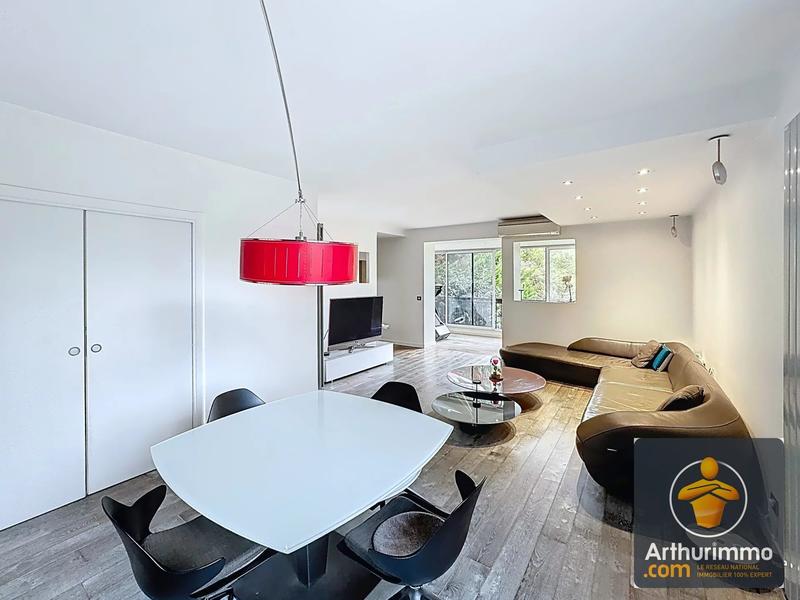 Maison - 300 m² - 10 pièces