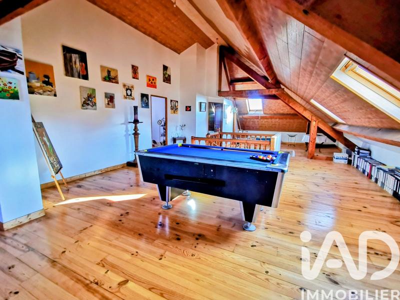 Maison - 222 m² - 10 pièces