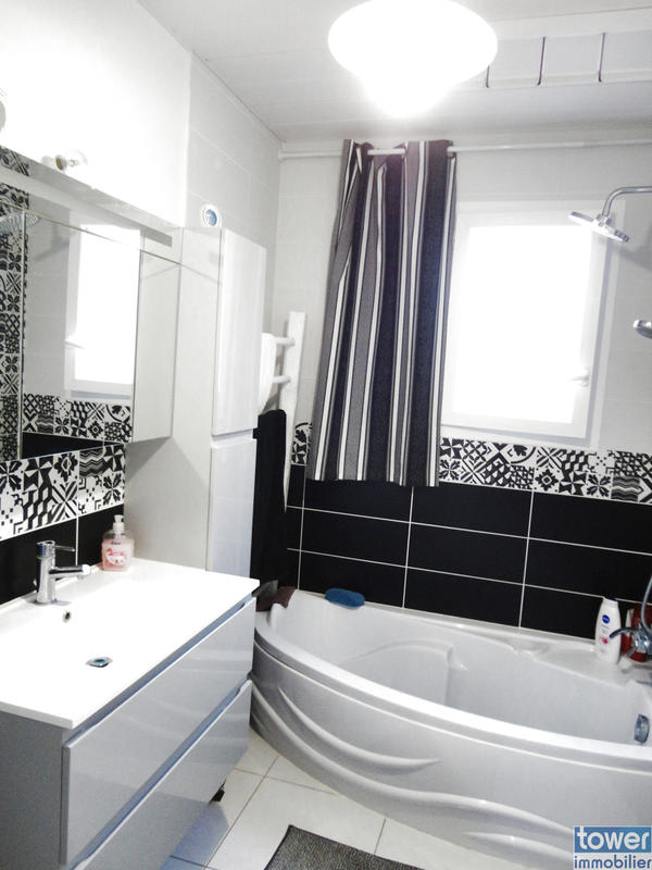 Maison - 102 m² - 4 pièces