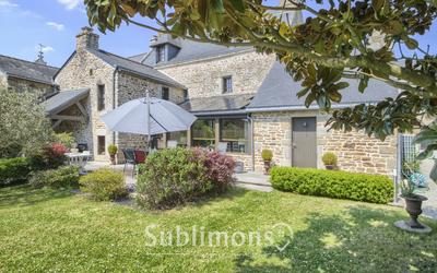 Maison - 231 m² - 9 pièces