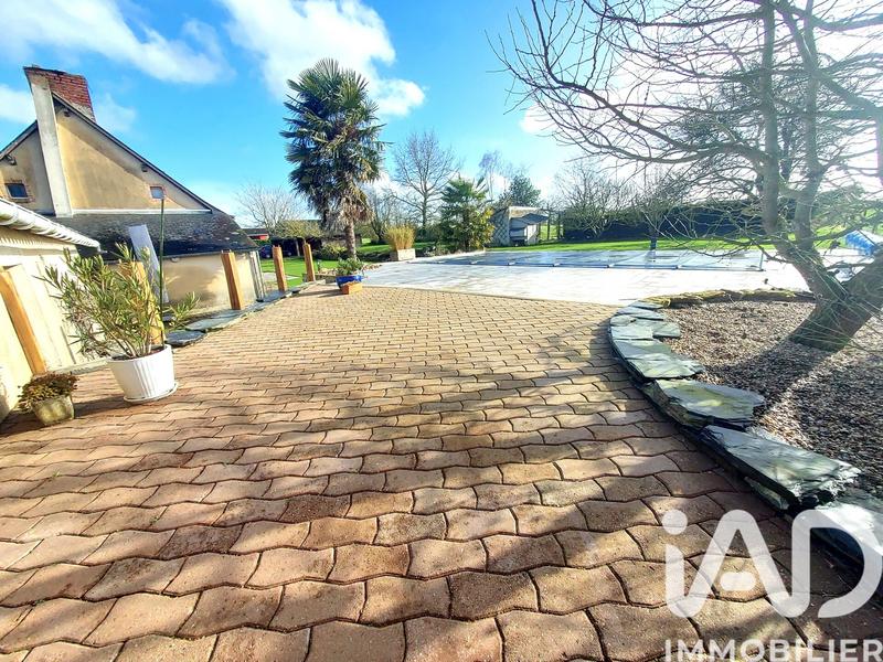 Maison - 175 m² - 9 pièces