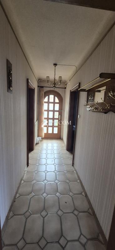 Maison - 202 m² - 12 pièces