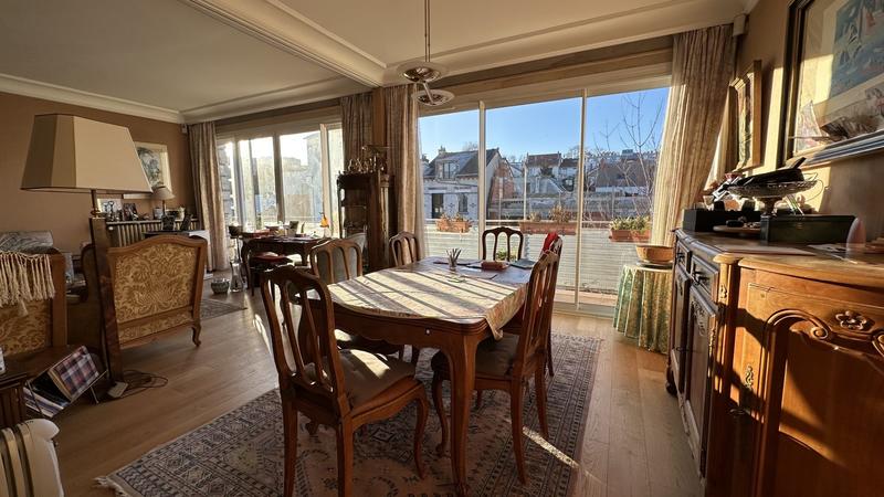 Appartement - 120 m² - 5 pièces