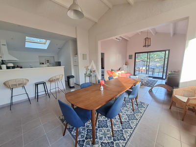 Maison - 96 m² - 4 pièces