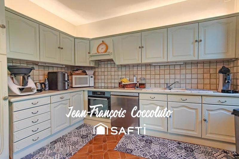 Maison - 218 m² - 6 pièces