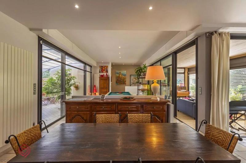 Propriété - 318 m² - 7 pièces