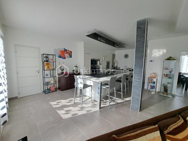 Loft - 109 m² - 5 pièces