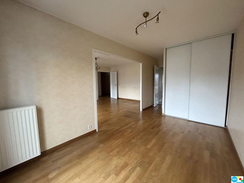 Appartement - 94 m² - 5 pièces