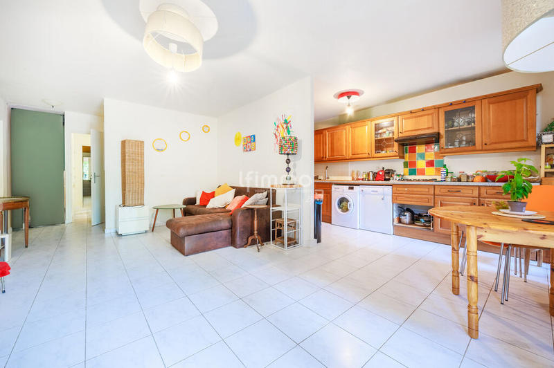 Appartement - 65 m² - 3 pièces