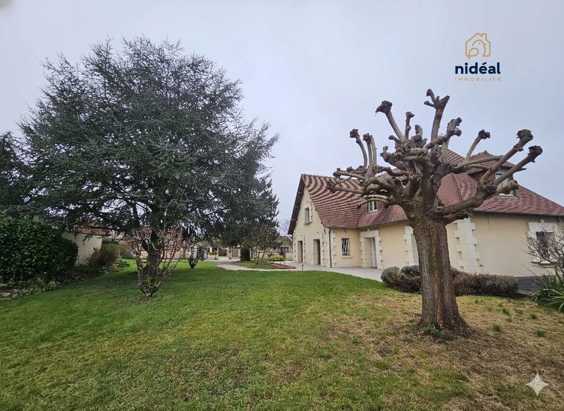 Maison - 201 m² - 7 pièces