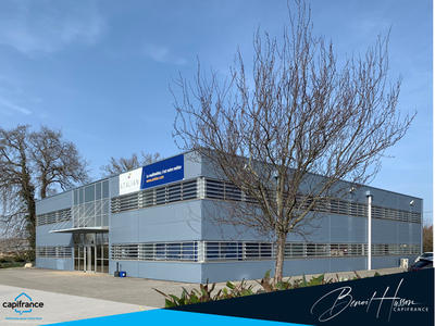 Local commercial - 1 203 m²