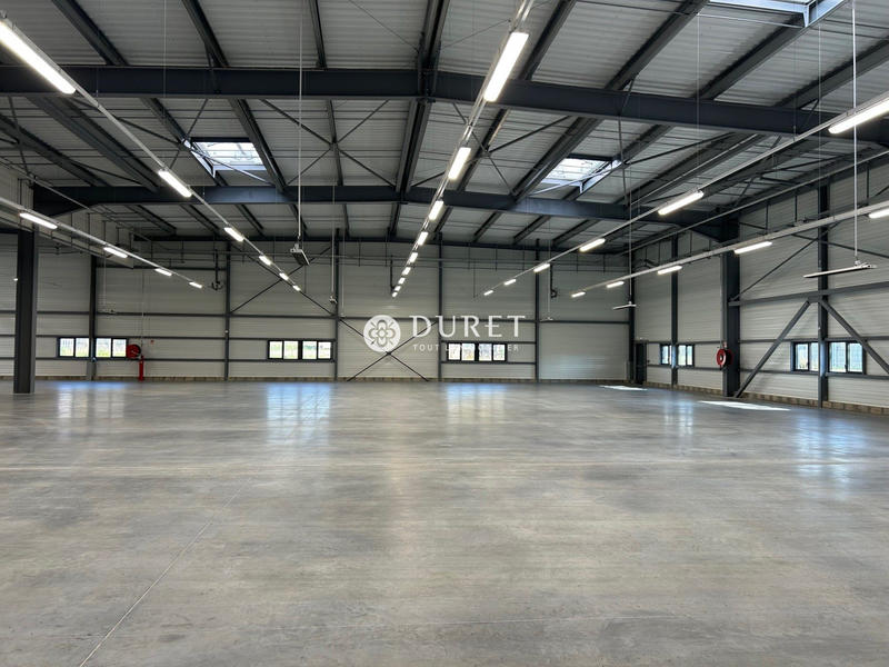 Local d'activités - 2 037 m²