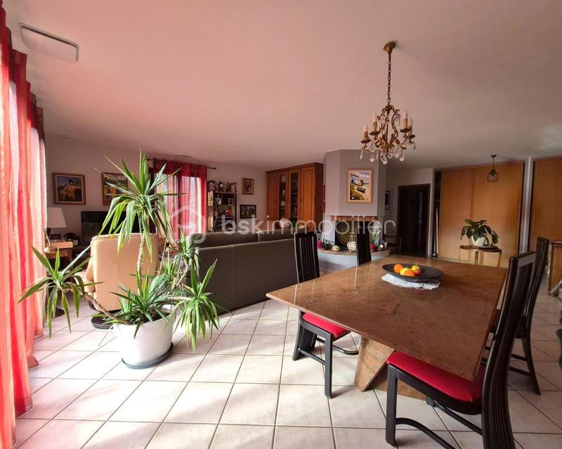 Maison - 140 m² - 5 pièces