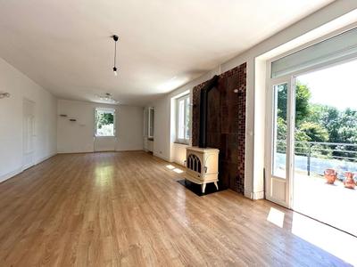 Maison - 188 m² - 7 pièces