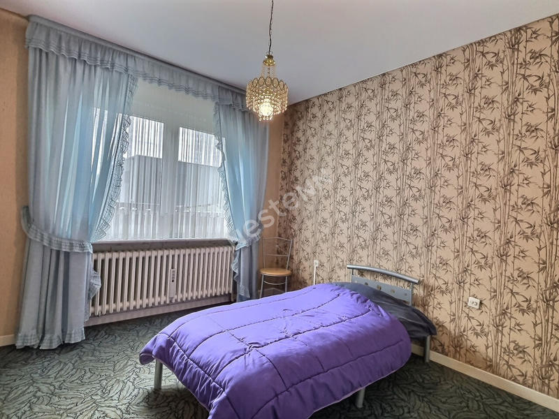 Maison - 174 m² - 9 pièces