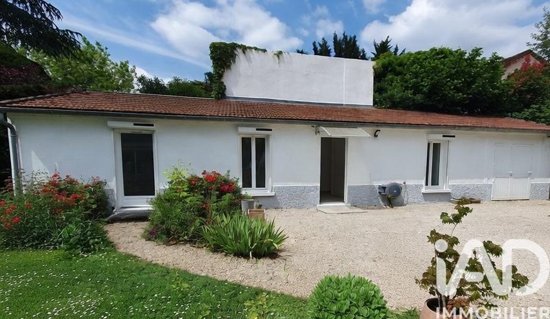 Maison - 272 m² - 9 pièces