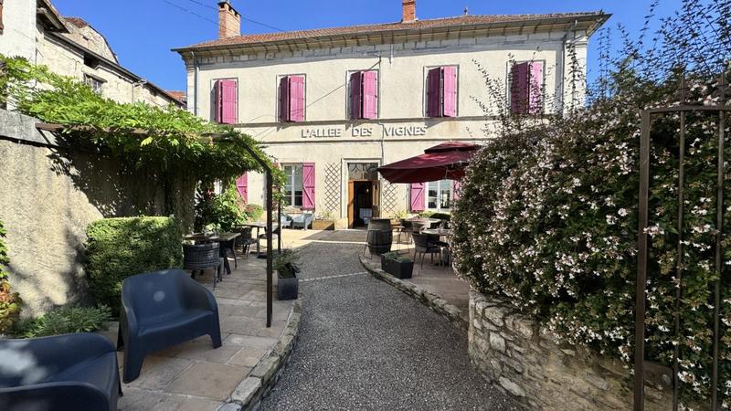 Maison - 310 m² - 5 pièces