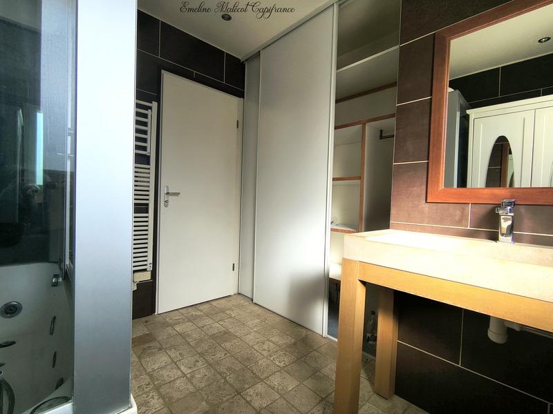 Maison - 96 m² - 5 pièces