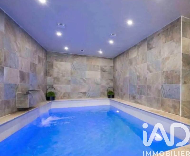 Maison - 180 m² - 6 pièces