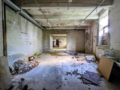 Maison - 1 200 m² - 1 pièce