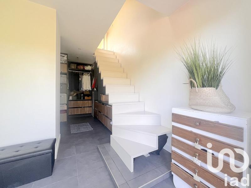 Maison - 214 m² - 8 pièces