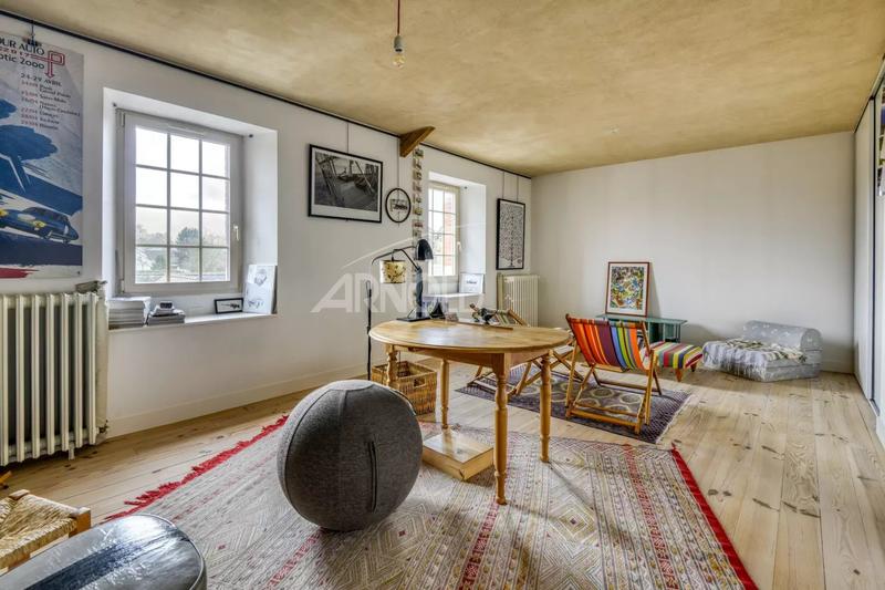 Maison - 189 m² - 9 pièces