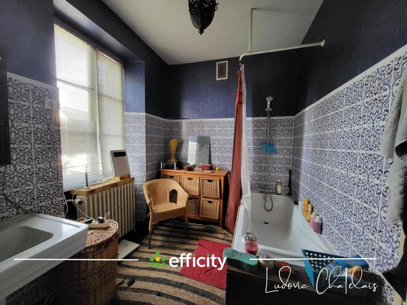 Maison - 235 m² - 8 pièces