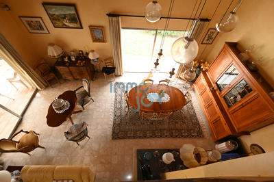 Maison - 245 m² - 7 pièces