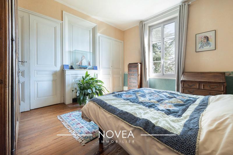 Maison ancienne - 210 m² - 8 pièces