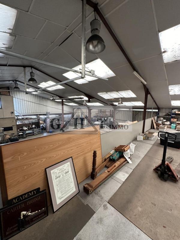 Terrain industriel - 6 737 m²