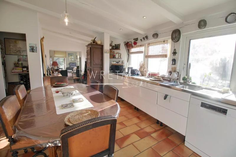 Maison - 180 m² - 6 pièces