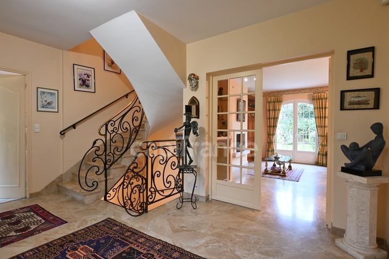 Maison bourgeoise - 225 m² - 9 pièces