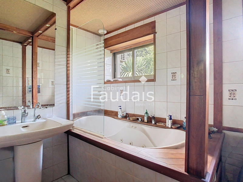 Maison - 160 m² - 5 pièces