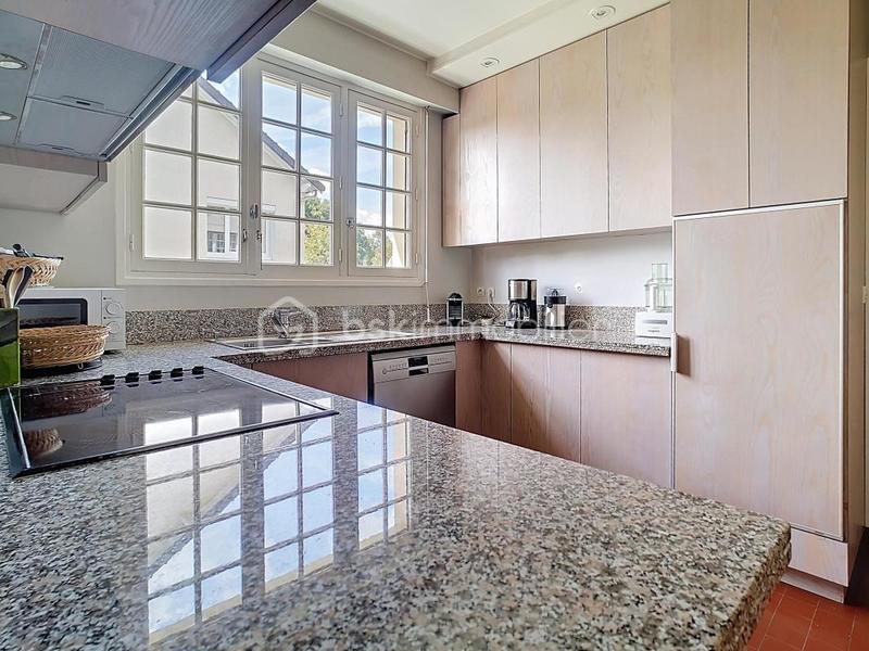 Maison - 207 m² - 6 pièces