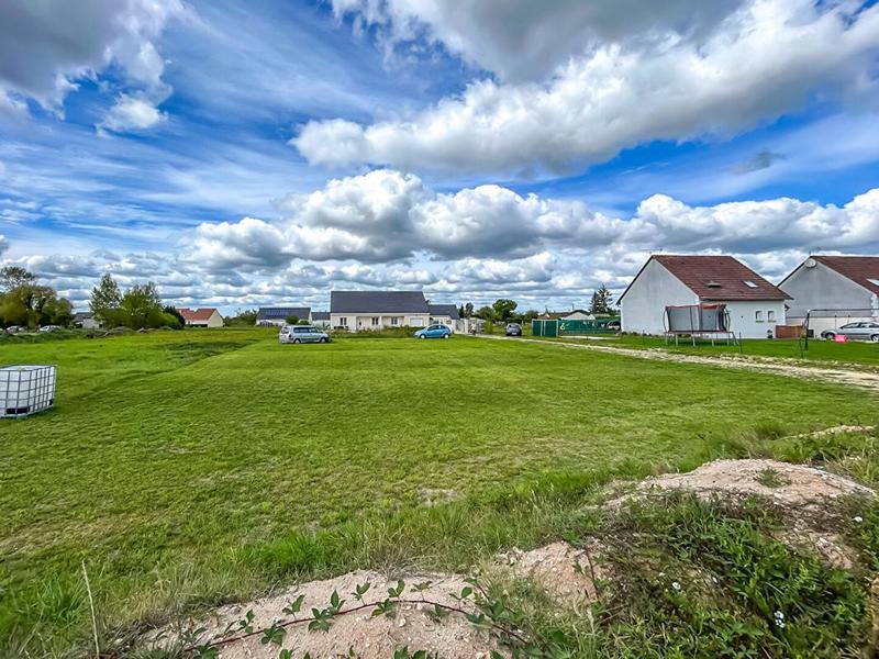 Terrain constructible - 1 003 m²