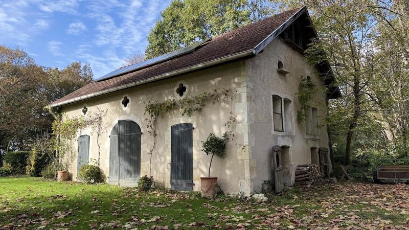 Propriété - 700 m² - 13 pièces