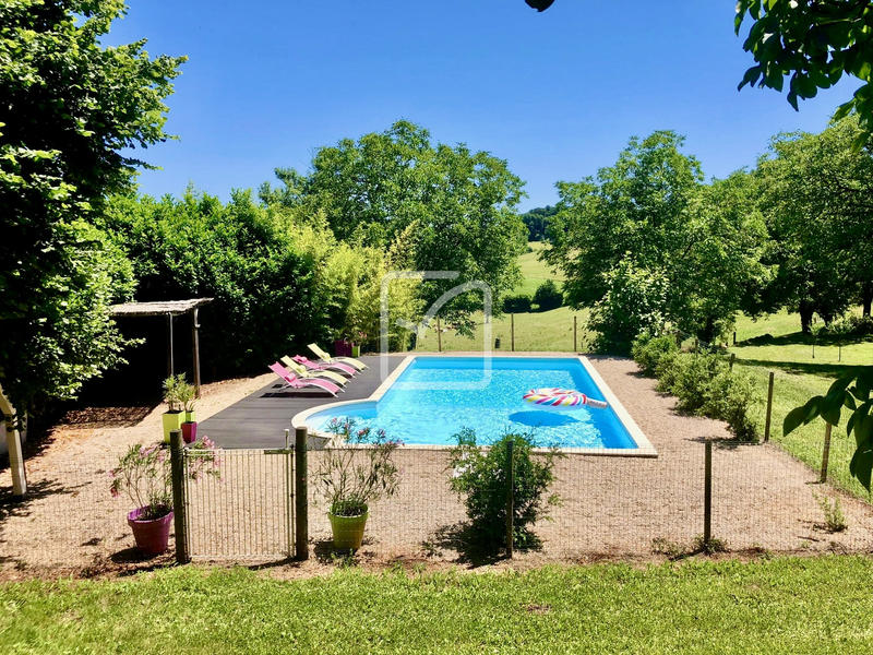 Maison - 314 m² - 13 pièces