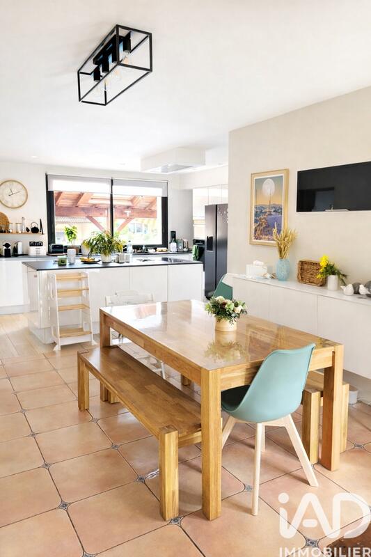 Maison - 395 m² - 15 pièces