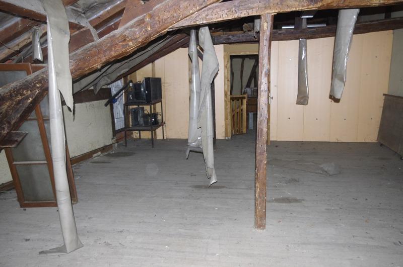 Local commercial - 300 m² - 4 pièces