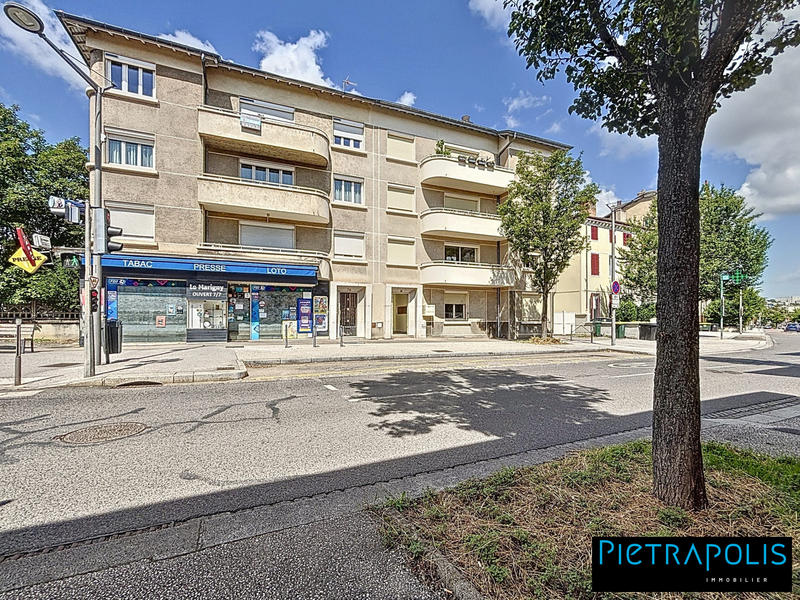 Appartement - 90 m² - 4 pièces