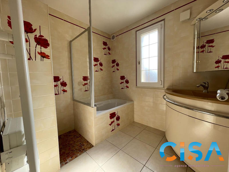 Maison traditionnelle - 130 m² - 6 pièces